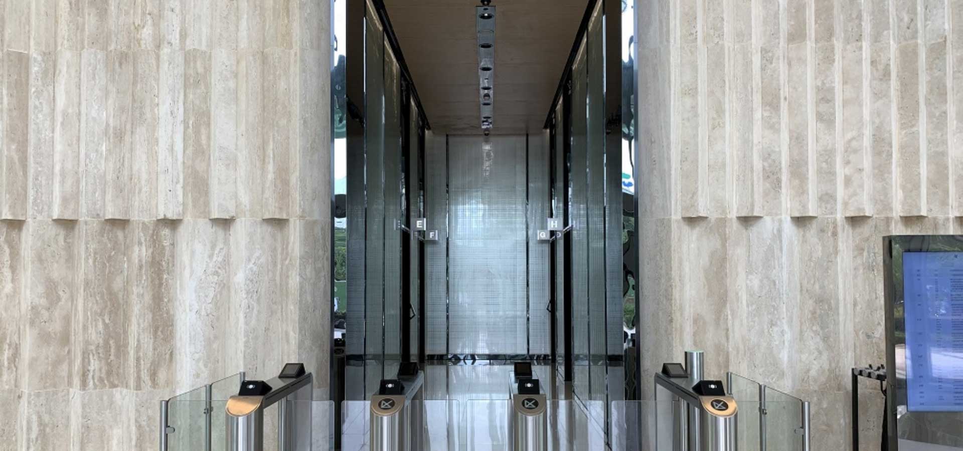 丁香国际商业中心电梯间